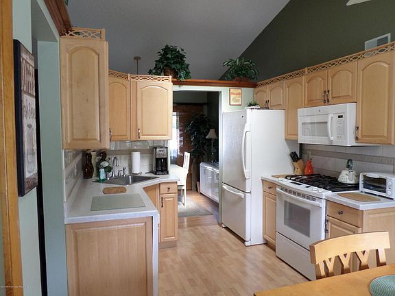 3rd image of 782 Coolidge Ave