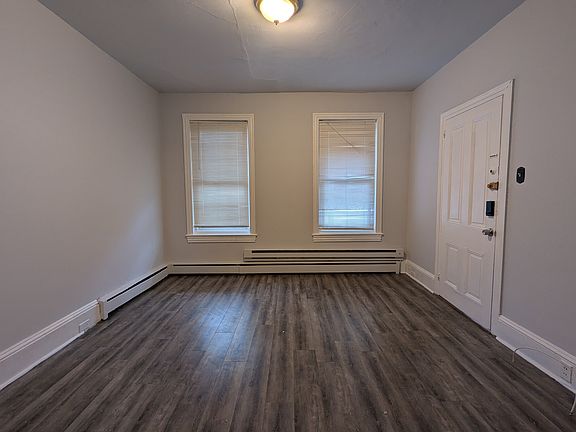 3rd image of 348 W Lincoln Hwy Floor 1