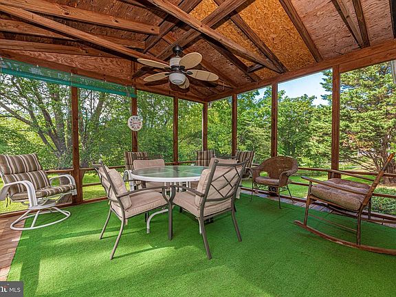 3rd image of 4970 Tall Oaks Dr