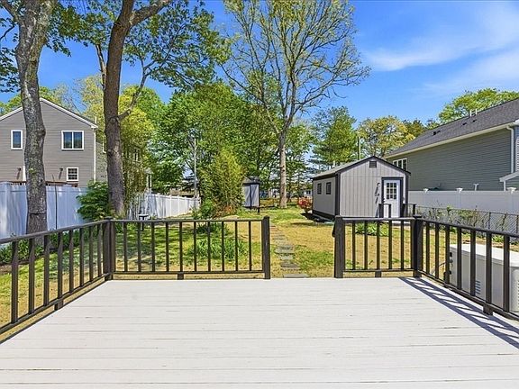4th image of 64 Rosepoint Ave