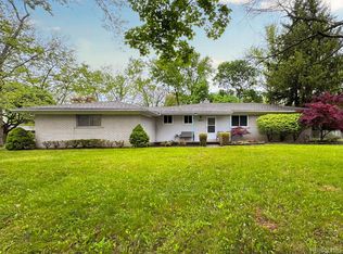 28711 Lorikay St, Farmington Hills, MI