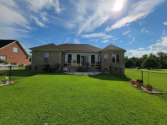 4th image of 122 Winterberry Ln