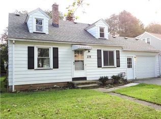 275 Miramar Rd, Gates, NY 14624