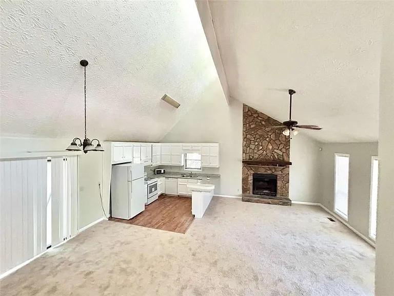 5995 Sutton Pl — Photo 14