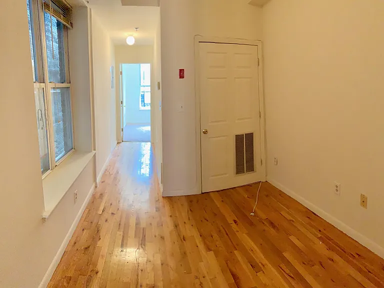 530 Monroe St #4 — Photo 5