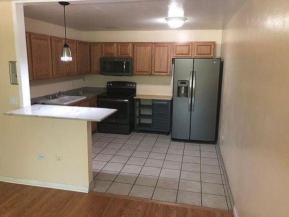 2nd image of 909 S Pearl St APT 202