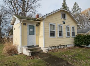 554 Prospect St, South Haven, MI 49090