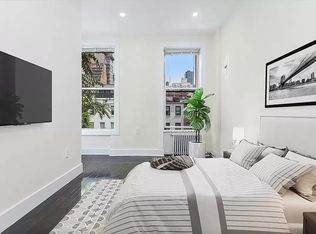 221 E 60th St #4R, New York, NY 10022