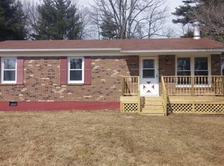 566 Wilson Cemetery Rd NE, Check, VA 24072