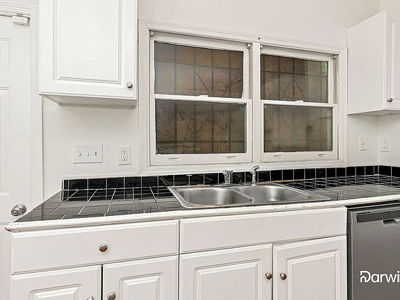 3rd image of 56 Vanira Ave SE