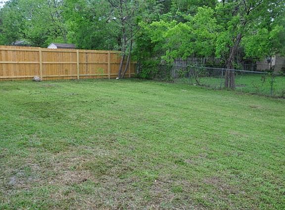 2nd image of 704 Bridle Ave