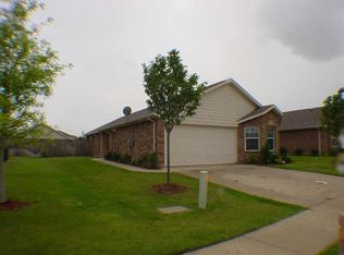 1105 Cottonwood Dr, Crowley, TX 76036