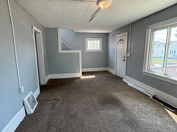 3rd image of 839 Silvercrest Ave