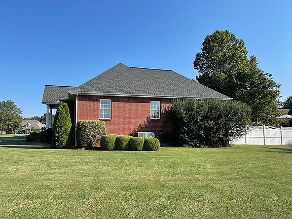 3rd image of 1409 Fleetwood Dr