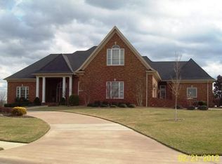 220 Fairway Dr, Campbellsville, KY 42718