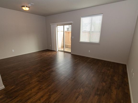 3rd image of 1432 NE 82nd Dr