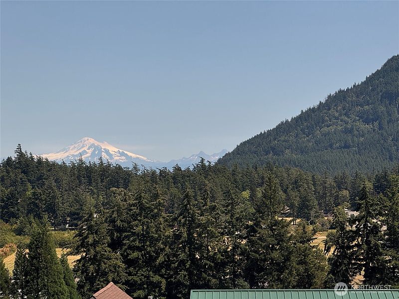 3rd image of 41 Mountain View