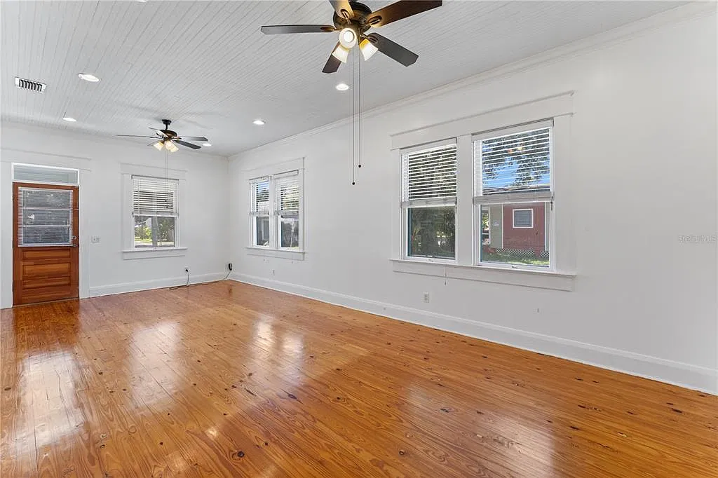2 bed, 1.0 bath, 1148 sqft, $1,995 — Photo 4
