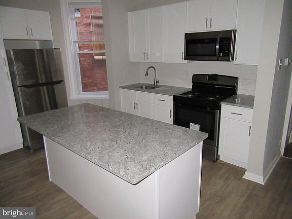 2nd image of 1726 Memorial Ave