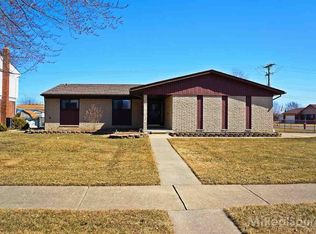 36516 Lodge Dr, Sterling Heights, MI 48312