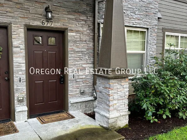 677 NE Garswood Ln, Hillsboro, OR 97006
