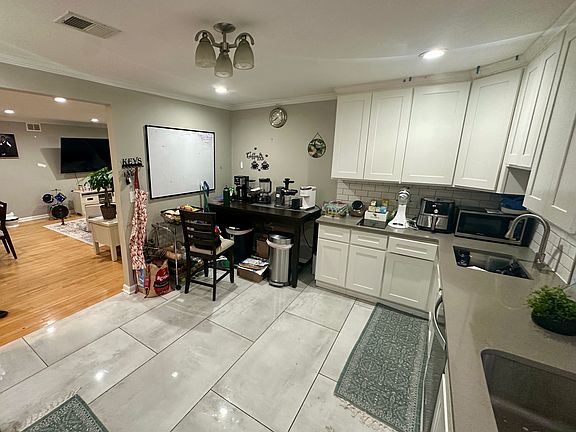 5th image of 331 Edgewood Rd