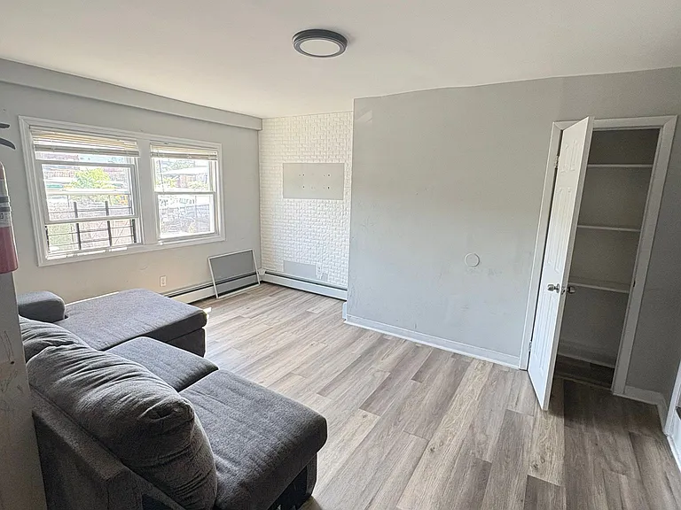 63 Montgomery St #2 — Photo 4