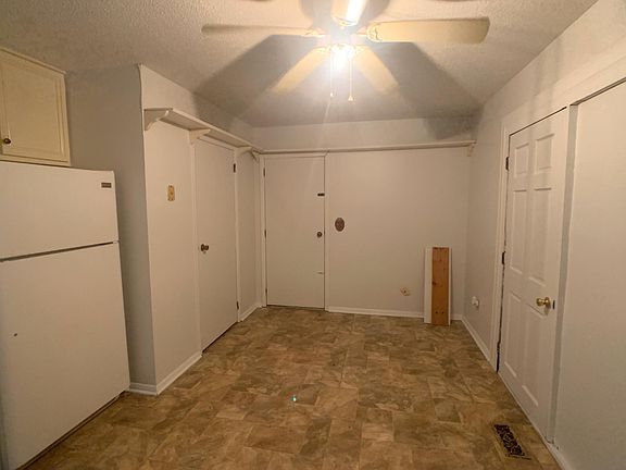 4th image of 807 Skyline Dr
