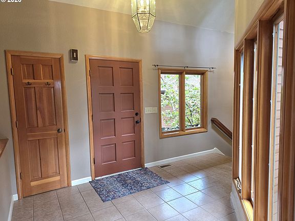 3rd image of 2350 McLean Blvd