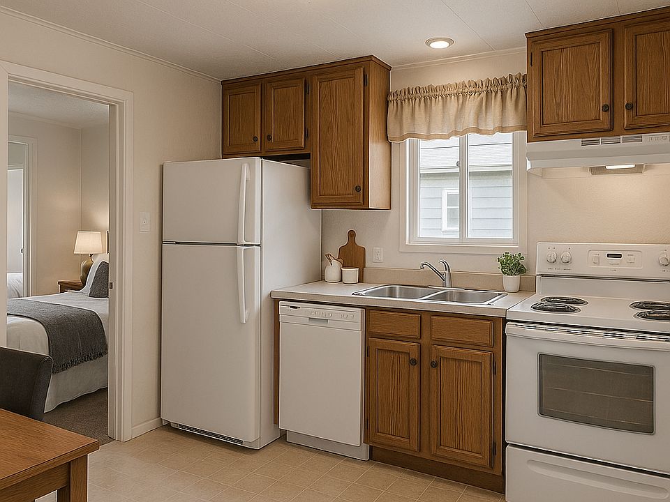 1st image of 100 SE Main St