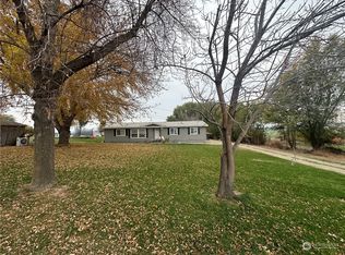 1300 Phipps Rd, Outlook, WA 98938