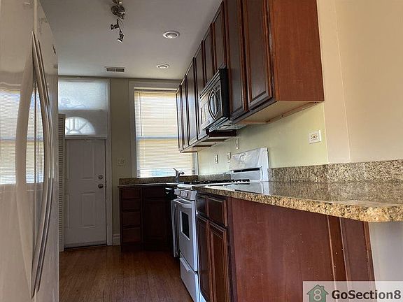 2nd image of 6614 S Kenwood Ave APT 107