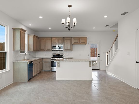 5th image of 2604 Acuna Ct