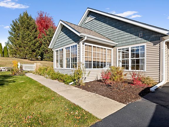 3rd image of 269 Lilac Ln #269