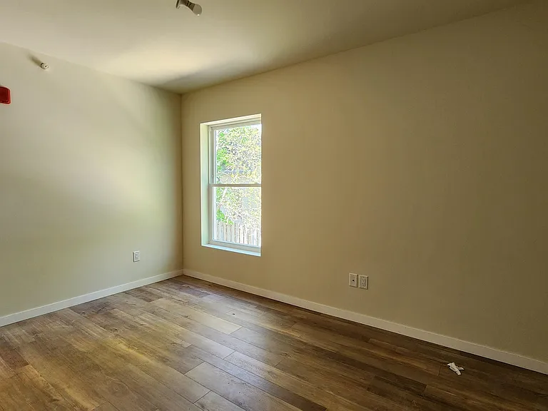 908 E Gorham St #1 — Photo 8