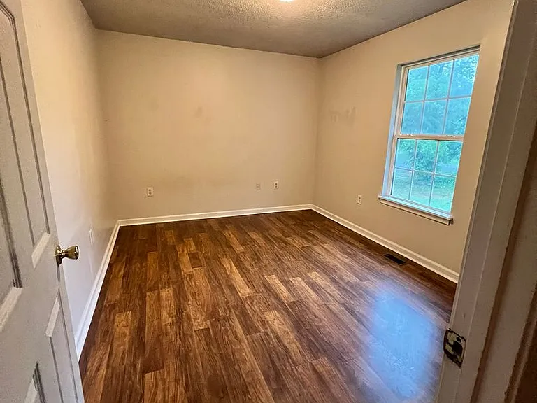 236 Bridgeview Dr — Photo 9