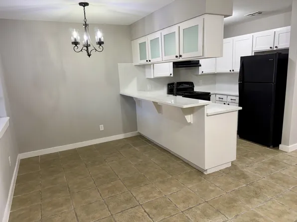 302 N Montevideo Ave APT 4, Edinburg, TX 78541