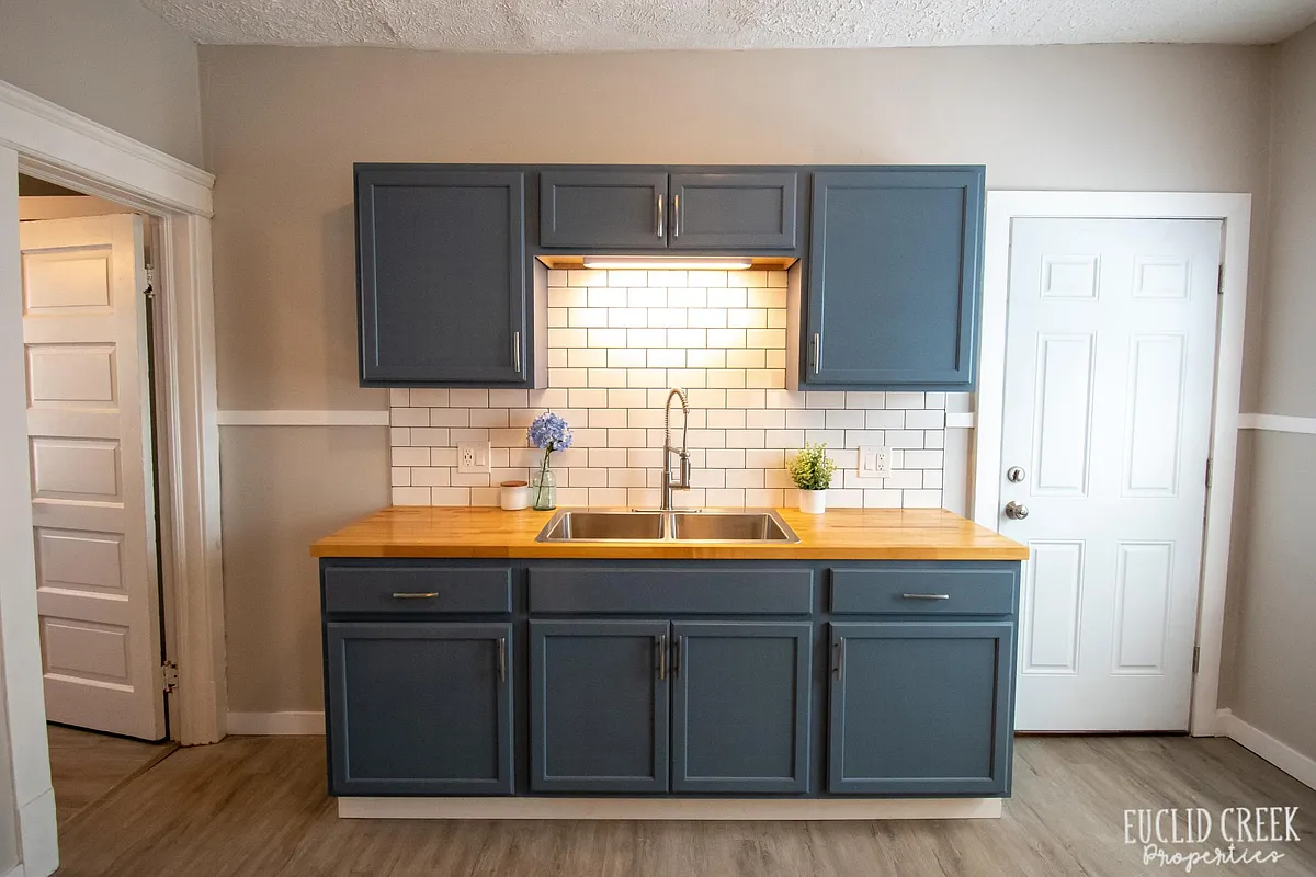 Recently rehabbed 2 bed/1 bath unit in Cleveland's historic Slavic Village Neighborhood. — photo 3