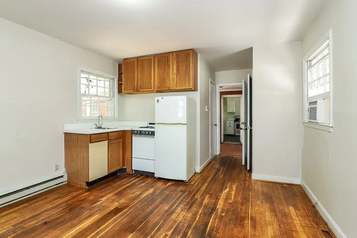 412 South Josephine Boyd Street — Photo 4
