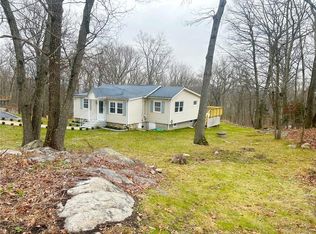 58 Hillair Rd, Lake Peekskill, NY 10537