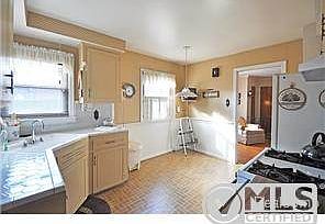 4_Kitchen_1-3.jpg