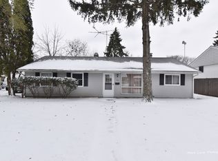 700 Springbrook Dr, Aurora, IL 60506