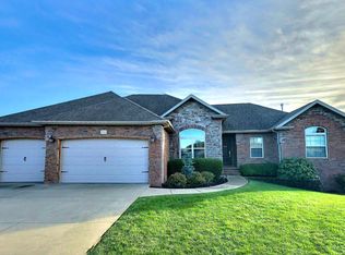 3739 N Meadowgate Ct, Springfield, MO 65803