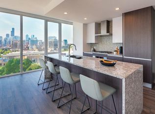 Level Furnished Living, Chicago, IL 60610