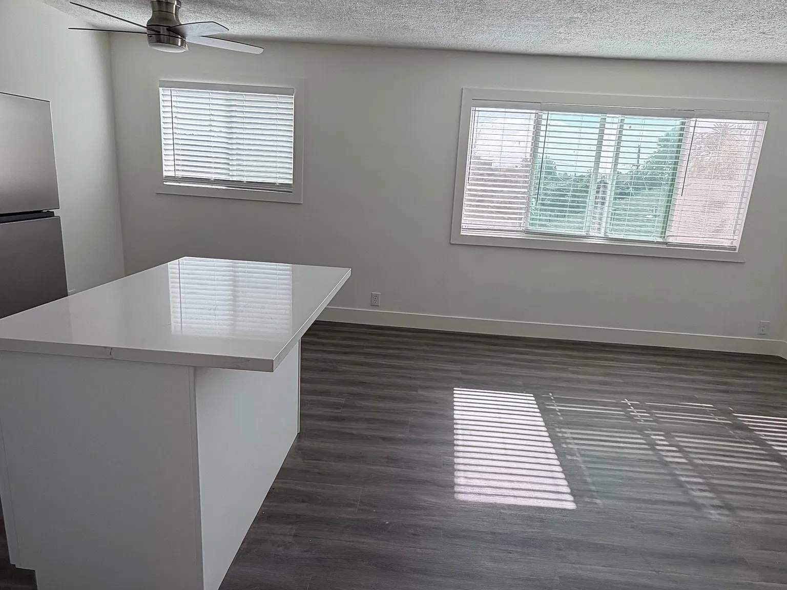 2 bed, 840 sqft, $3,295 — Photo 3