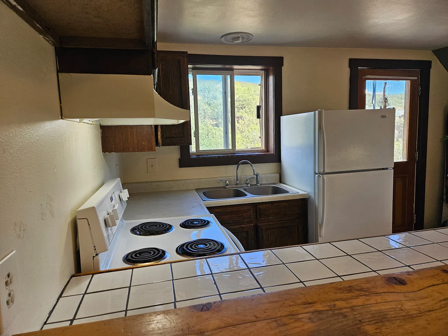 Darling 2nd floor of a house on an 80 acre horse ranch just outside of Carbondale. — Photo 3