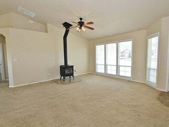 2nd image of 4010 Queen Anne Dr