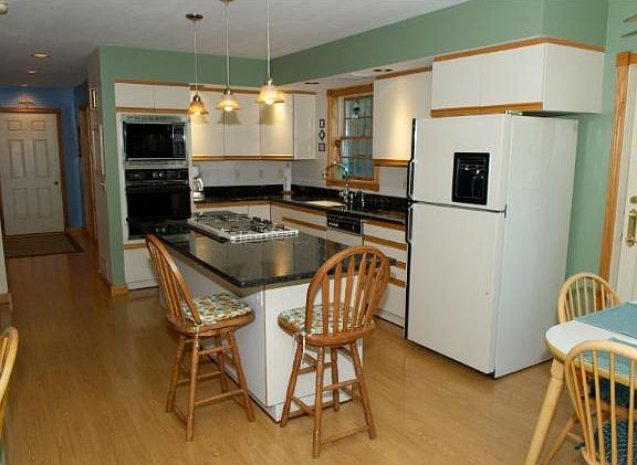 4th image of 2538 McMenemy St