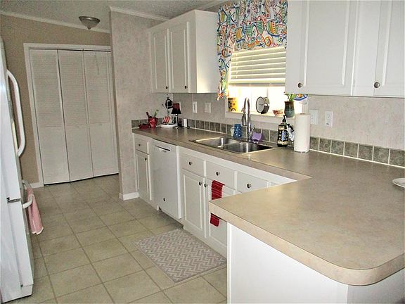 2nd image of 699 Bamboo Palm Way #895
