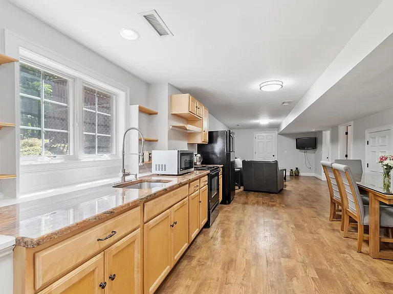 22 Valley Forge Cir — Photo 15